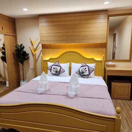 Alaita Hostel Patong Экстерьер фото