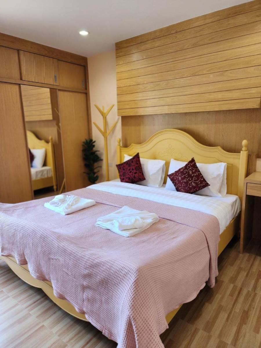 Alaita Hostel Patong Экстерьер фото