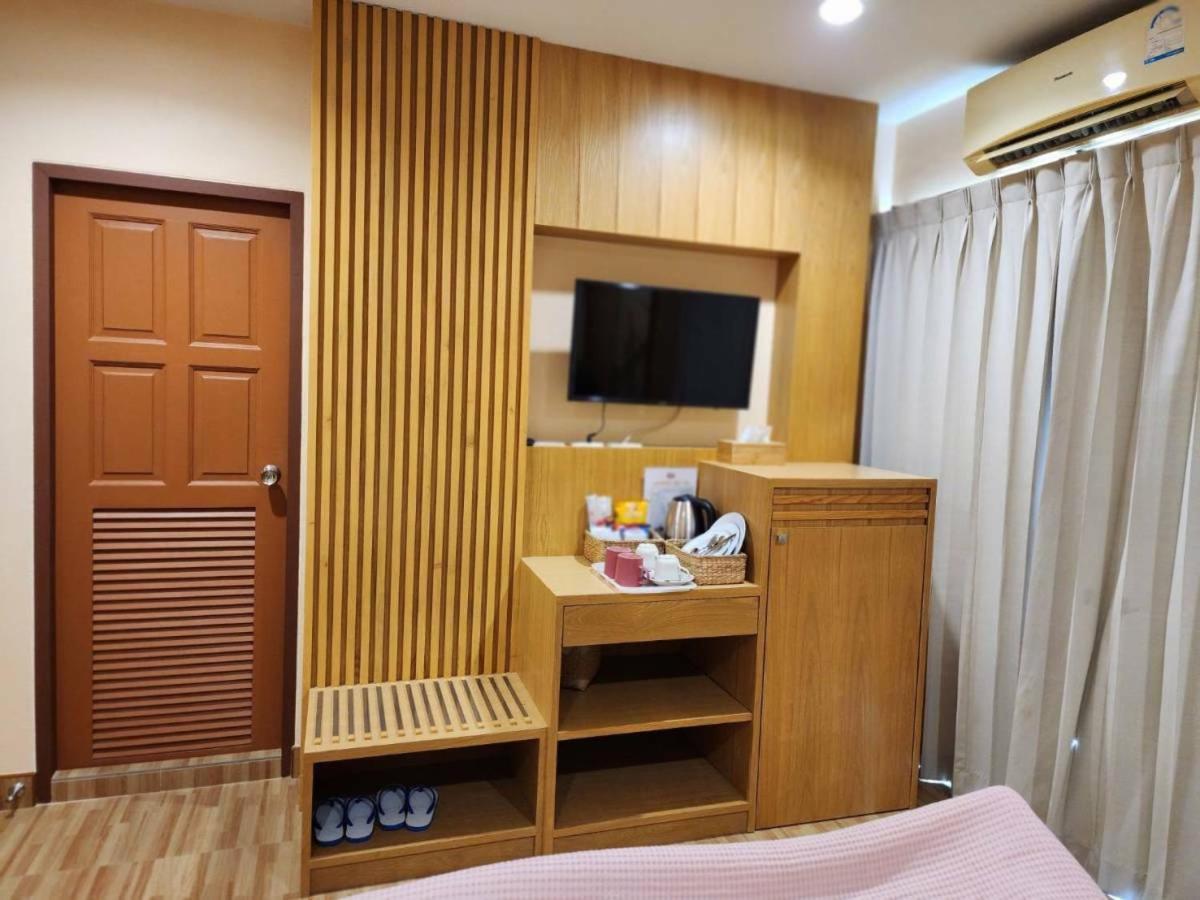 Alaita Hostel Patong Экстерьер фото