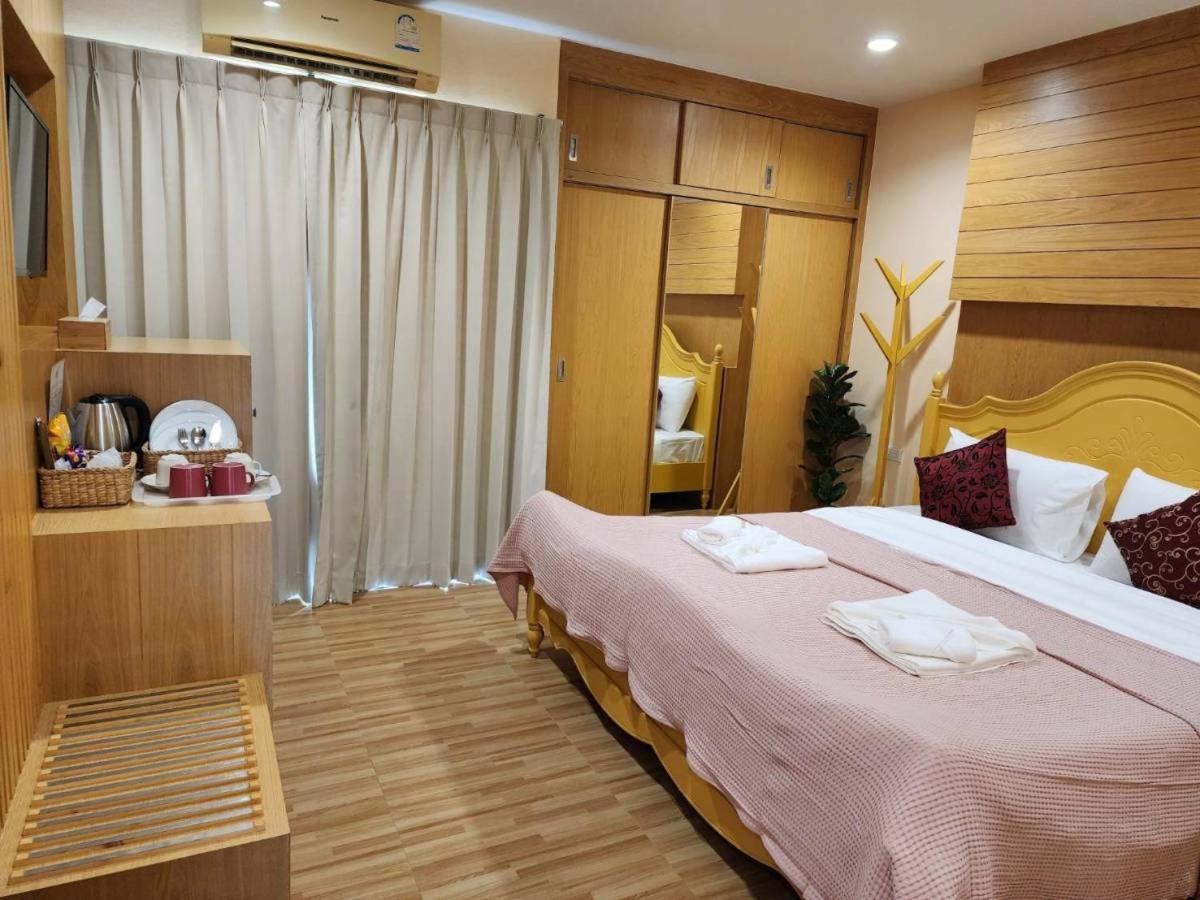 Alaita Hostel Patong Экстерьер фото