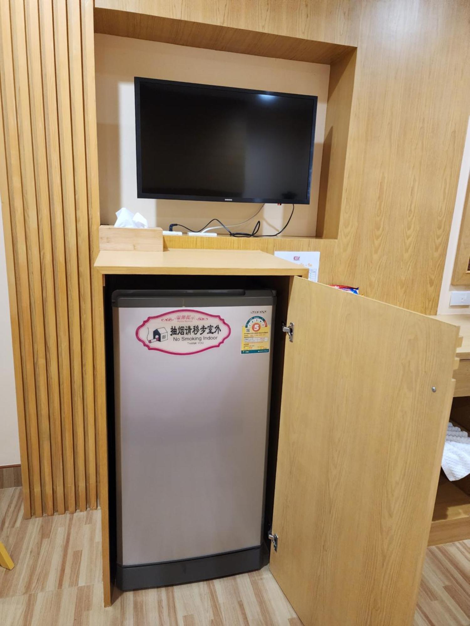 Alaita Hostel Patong Экстерьер фото