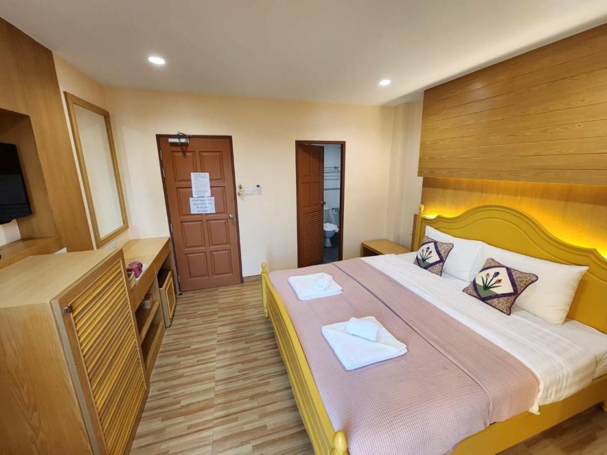 Alaita Hostel Patong Экстерьер фото