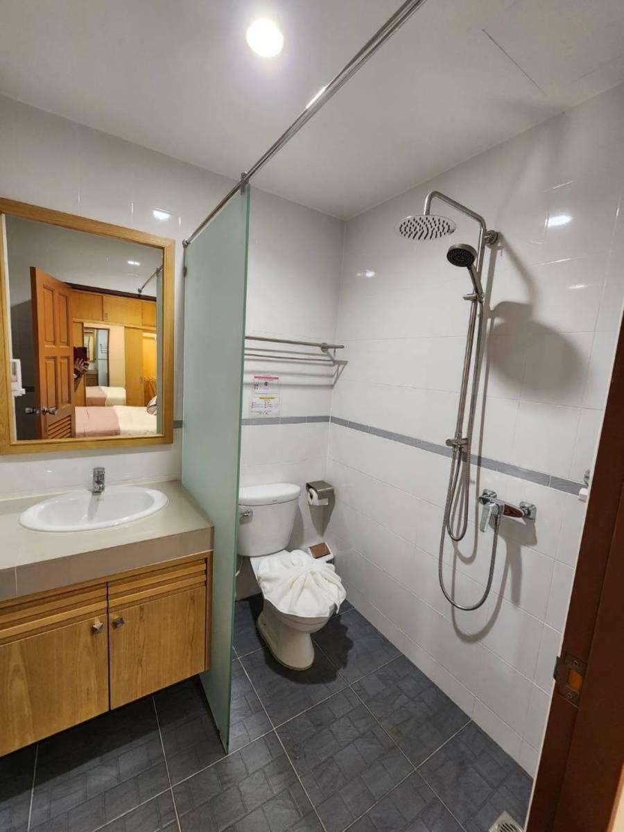 Alaita Hostel Patong Экстерьер фото