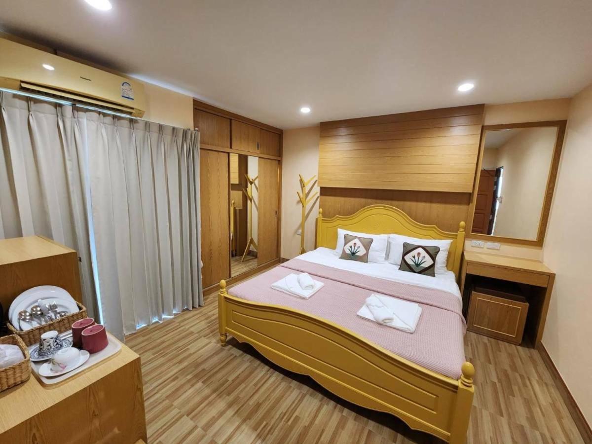 Alaita Hostel Patong Экстерьер фото