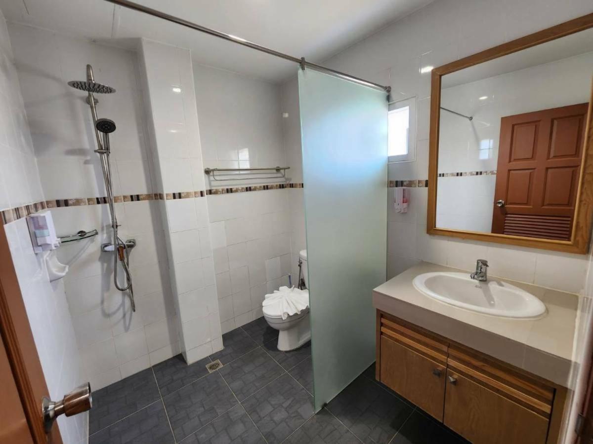 Alaita Hostel Patong Экстерьер фото